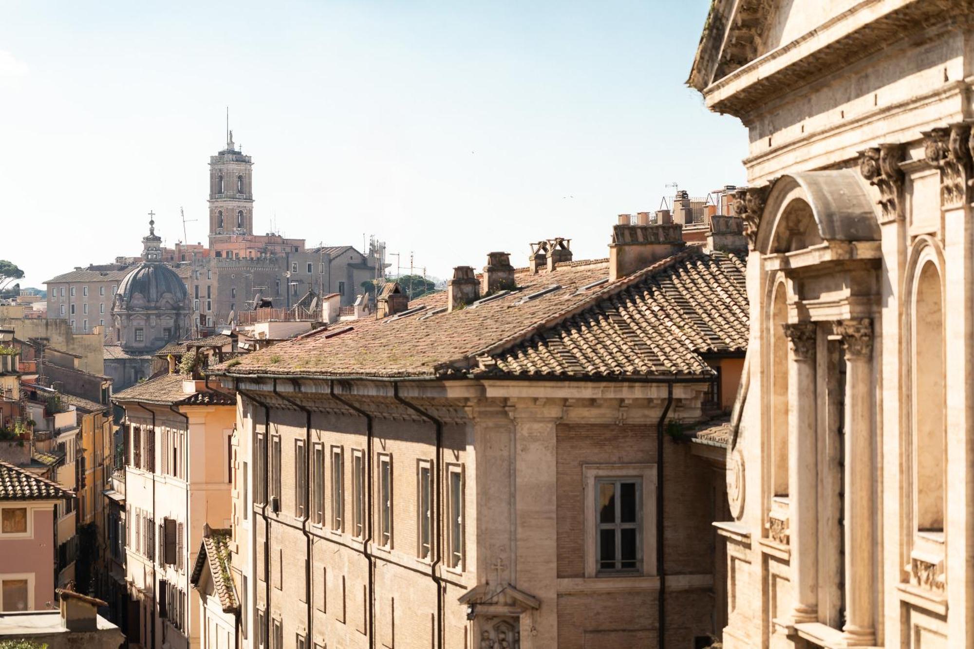 Casa Maestro, A Burghesius *